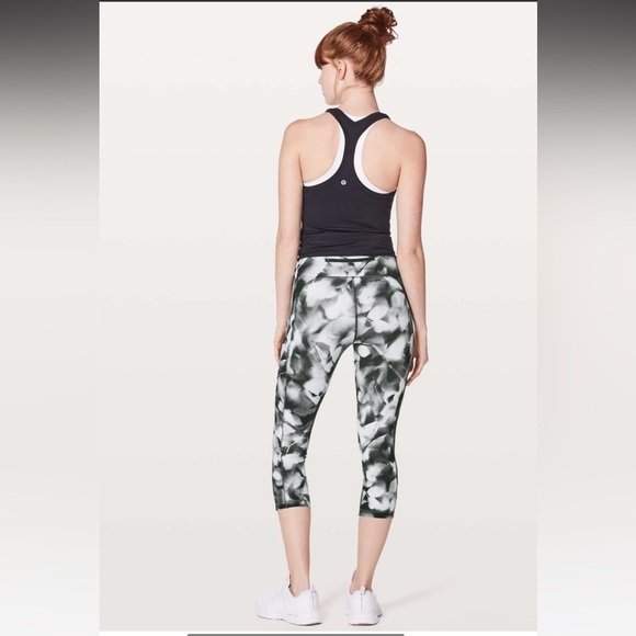 Lululemon Speed Up‎ Crop 21" Blush Blossom Alpine White Black Size 10 - Picture 3 of 12